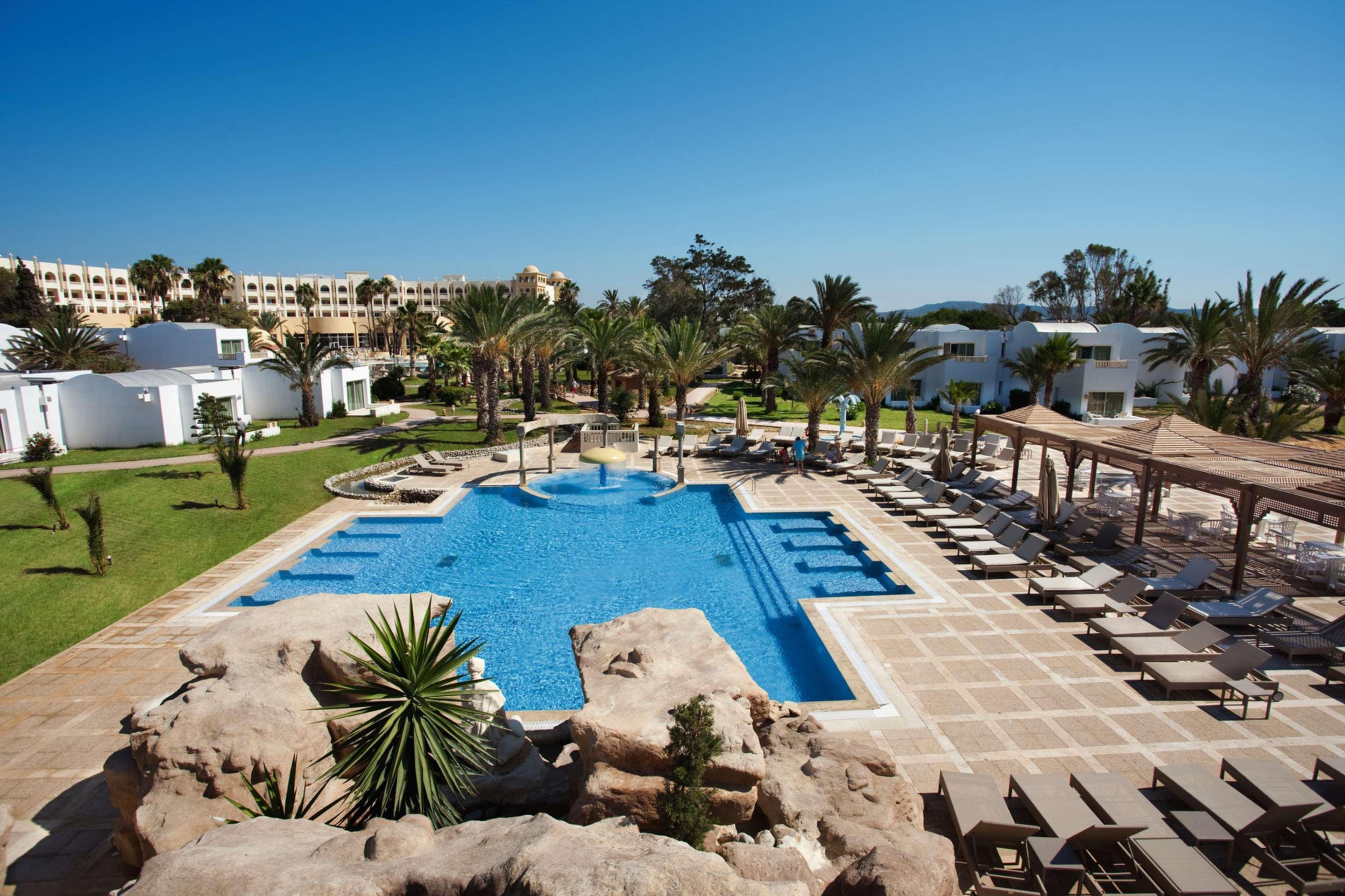 Steigenberger Marhaba Thalasso Hammamet Exterior foto A pool at the hotel