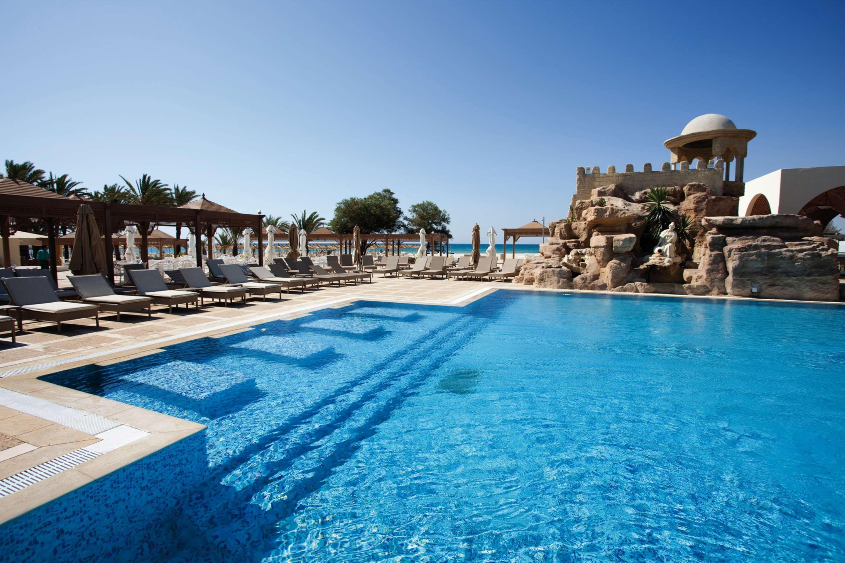 Steigenberger Marhaba Thalasso Hammamet Exterior foto The pool at the St Regis Sharm